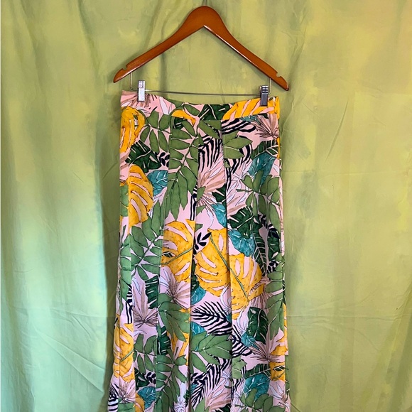 Forever 21 Leaf Print Wide Leg Pants - Picture 4 of 16